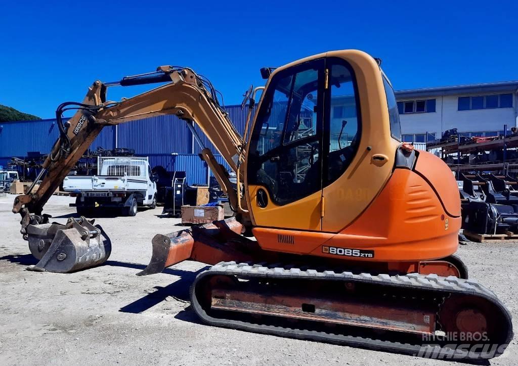 JCB 8085 中型挖掘机