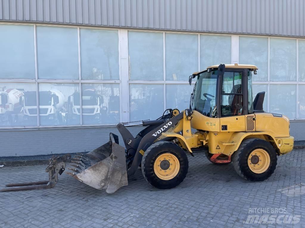 Volvo L 30 G     2018     CE 轮式装载机