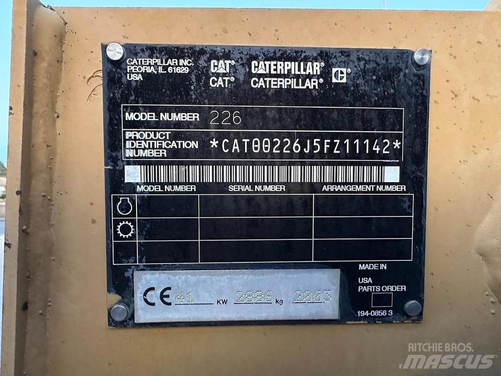 CAT 226BHF 小型装载机