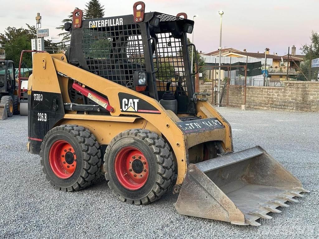 CAT 226BHF 小型装载机