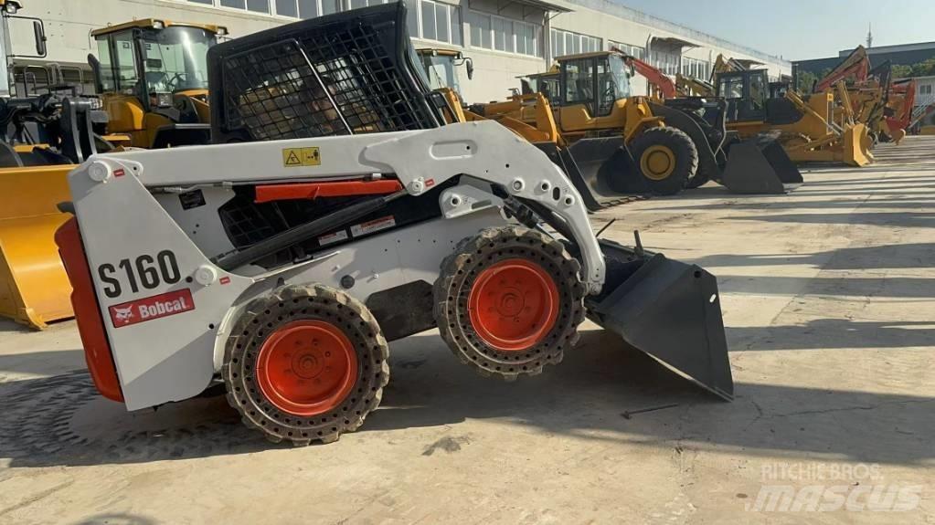 Bobcat S 160 滑移装载机