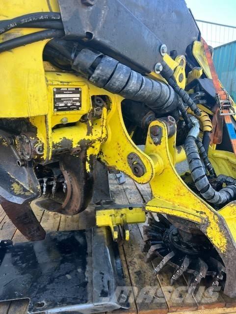 John Deere H414 收割机