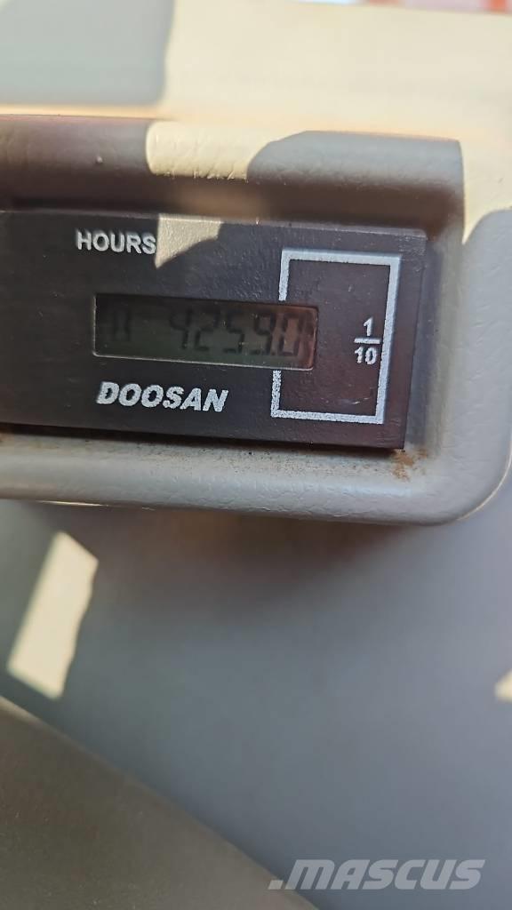 Doosan DX 235 LCR-5 履带挖掘机