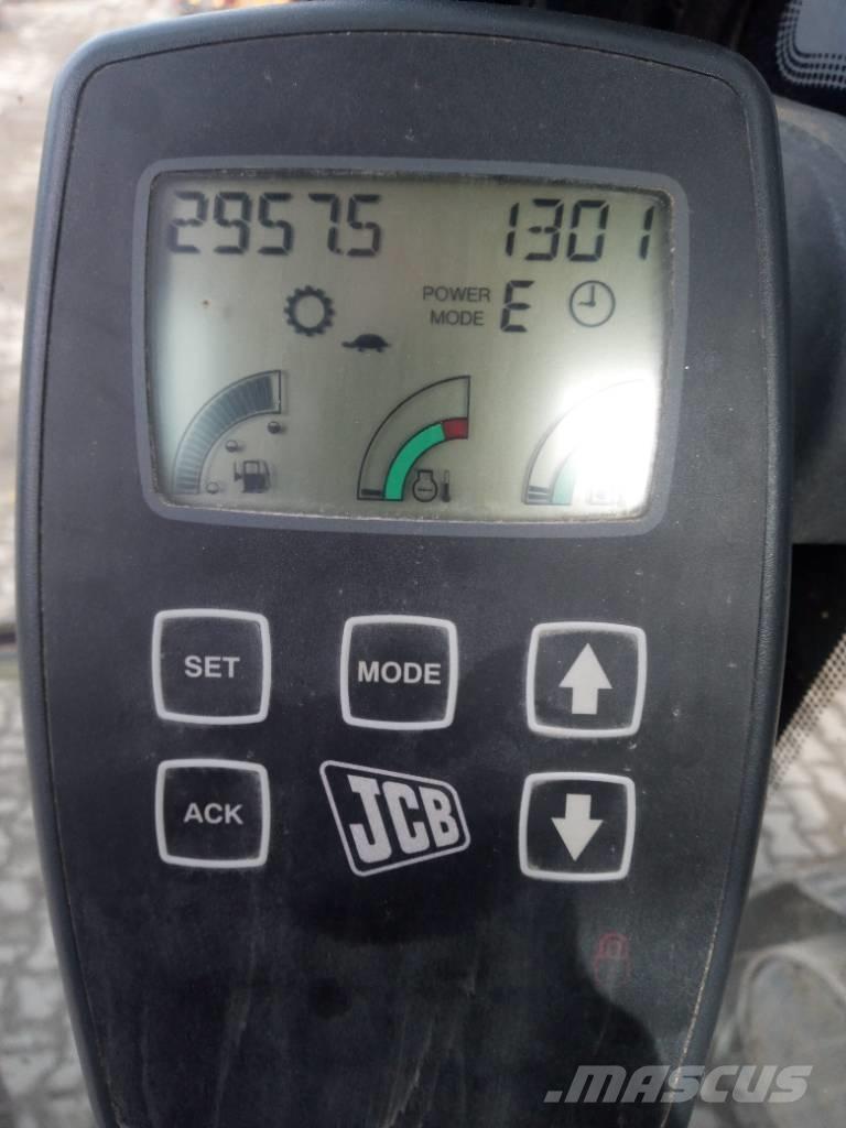 JCB JS200 履带挖掘机