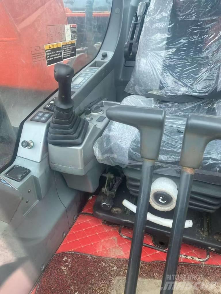 Doosan DX 225 LC 履带挖掘机