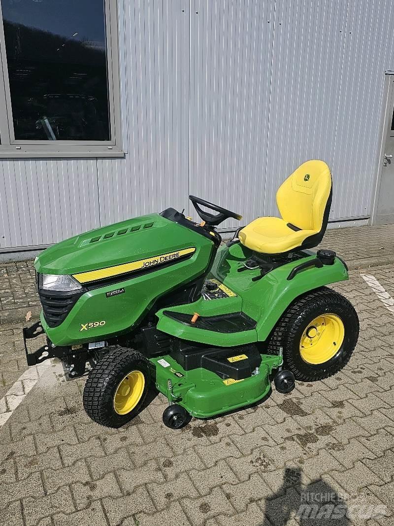 John Deere X590 割草机