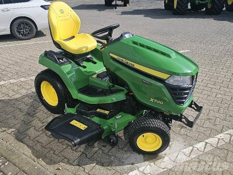 John Deere X590 割草机