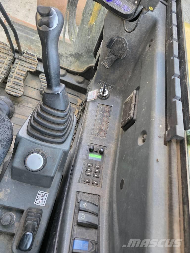 New Holland E60C 小型挖掘机