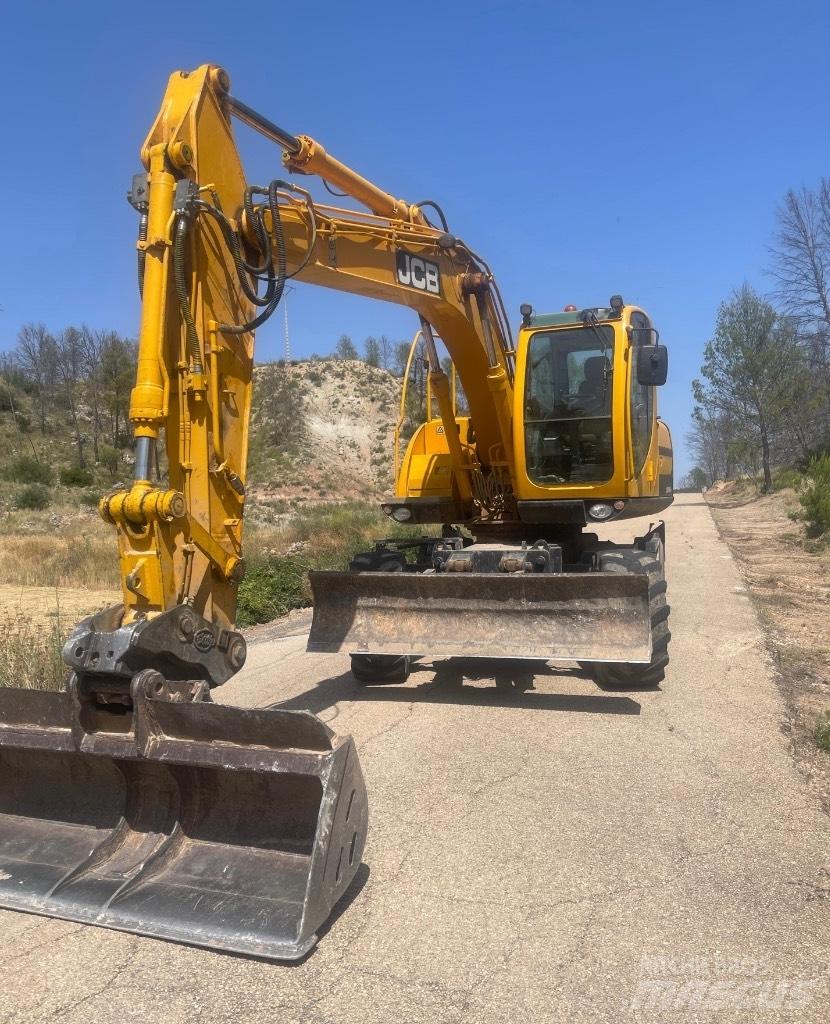 JCB JS 145 W 轮式挖掘机
