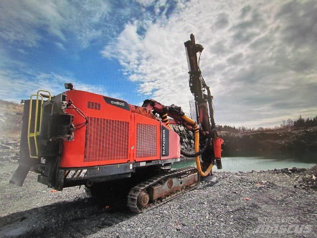 Sandvik DX 800 钻孔机