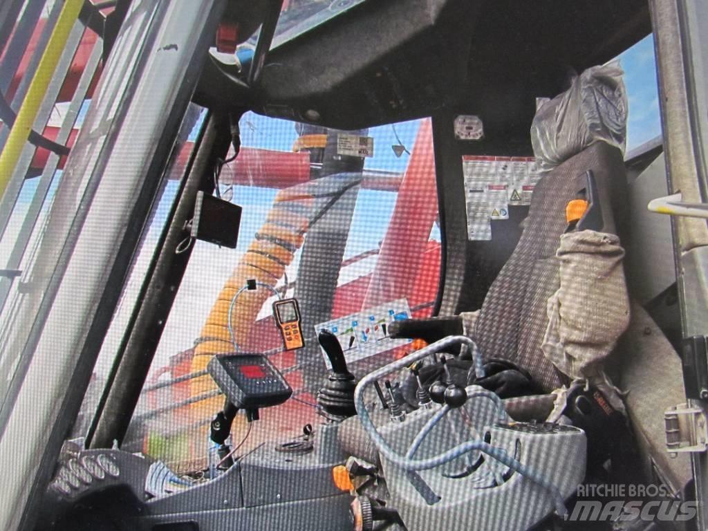 Sandvik DX 800 钻孔机