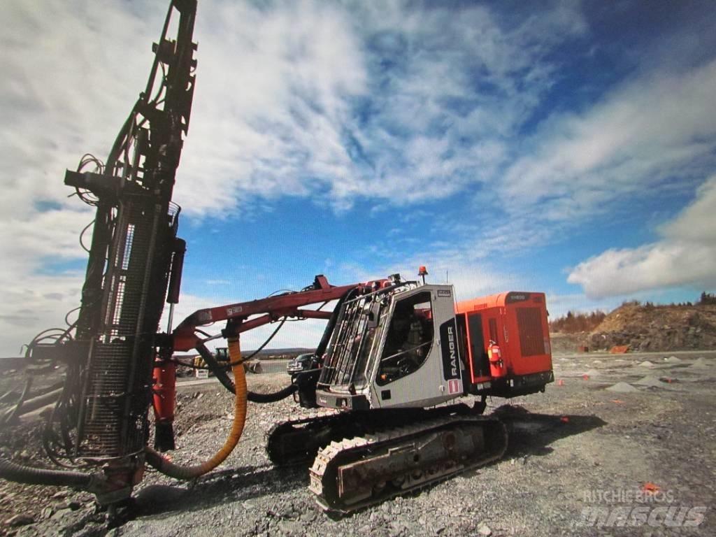 Sandvik DX 800 钻孔机