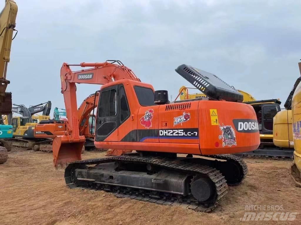 Doosan 225-7 履带挖掘机