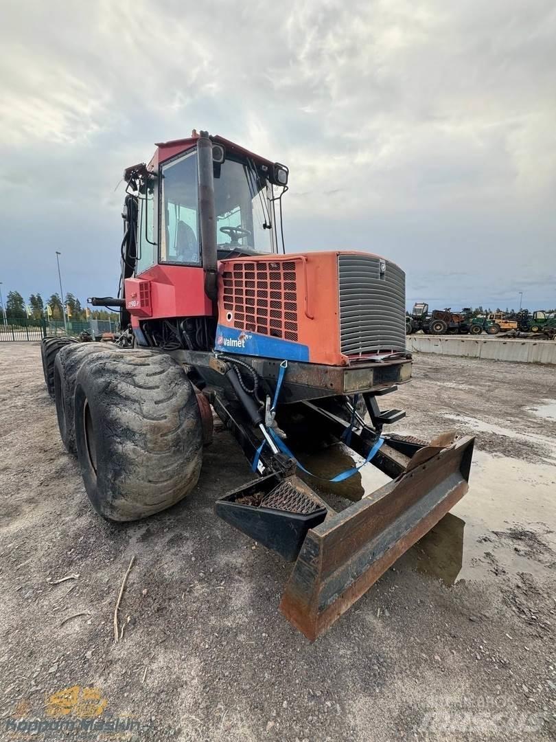 Valmet 890.2 集运机