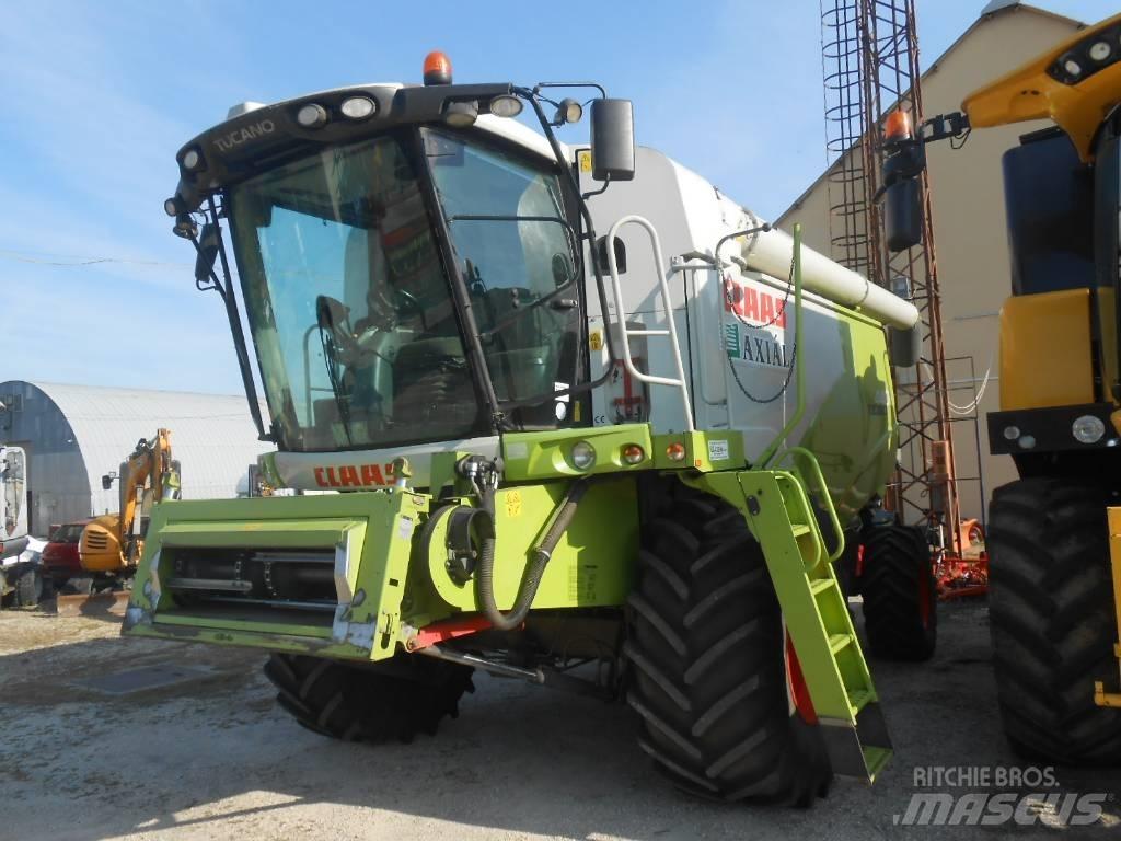 CLAAS Tucano 440 联合收割机