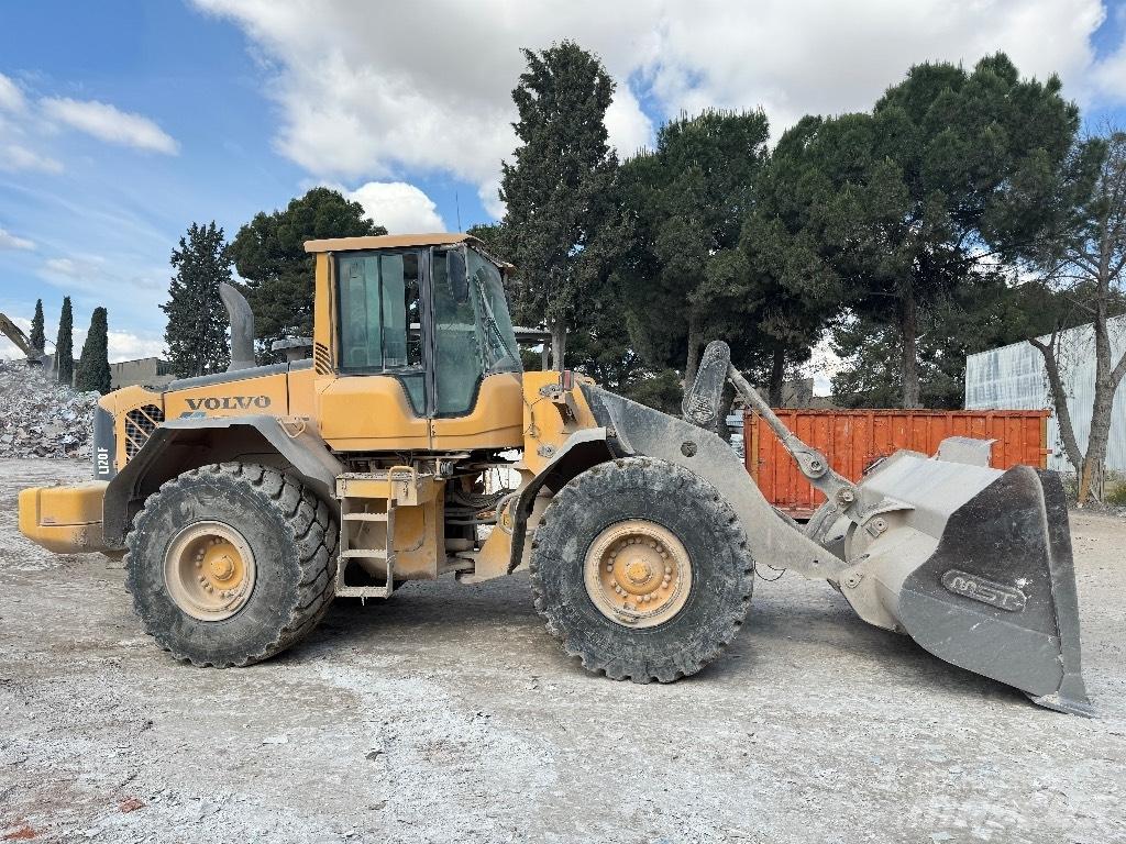 Volvo L 120 F 轮式装载机