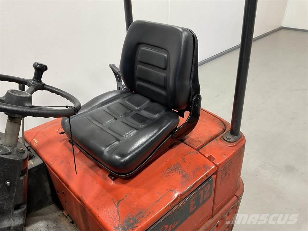 Linde E12 电动叉车
