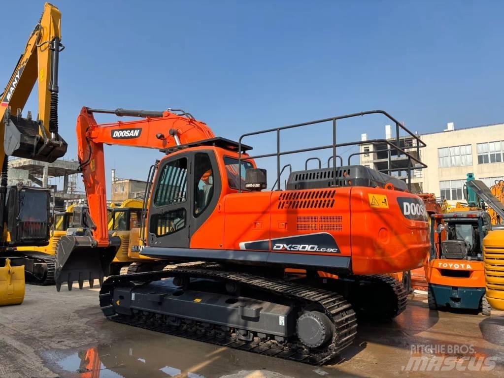 Doosan DX 300 LC - 9 C 小型挖掘机