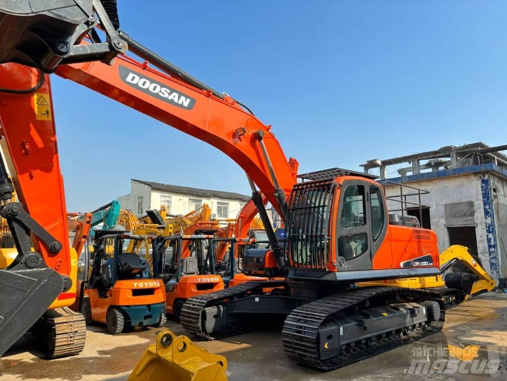 Doosan DX 300 LC - 9 C 小型挖掘机
