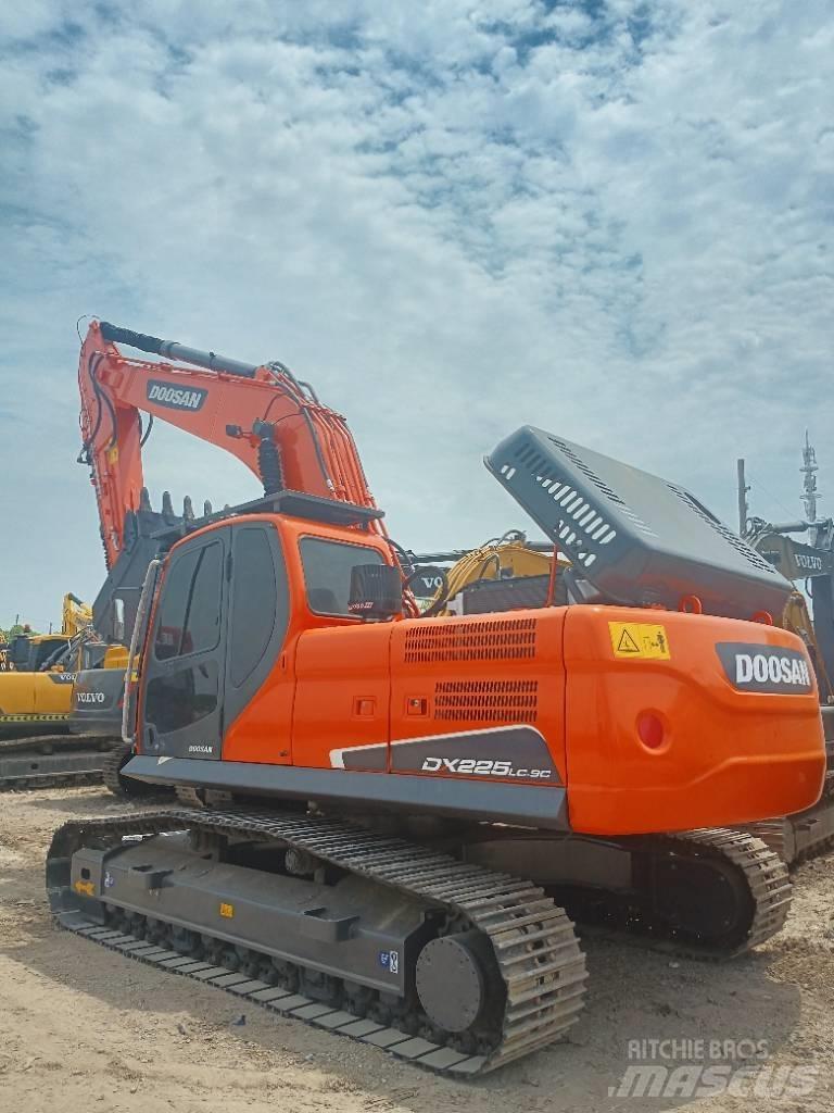 Doosan DX 225LC-9C 履带挖掘机