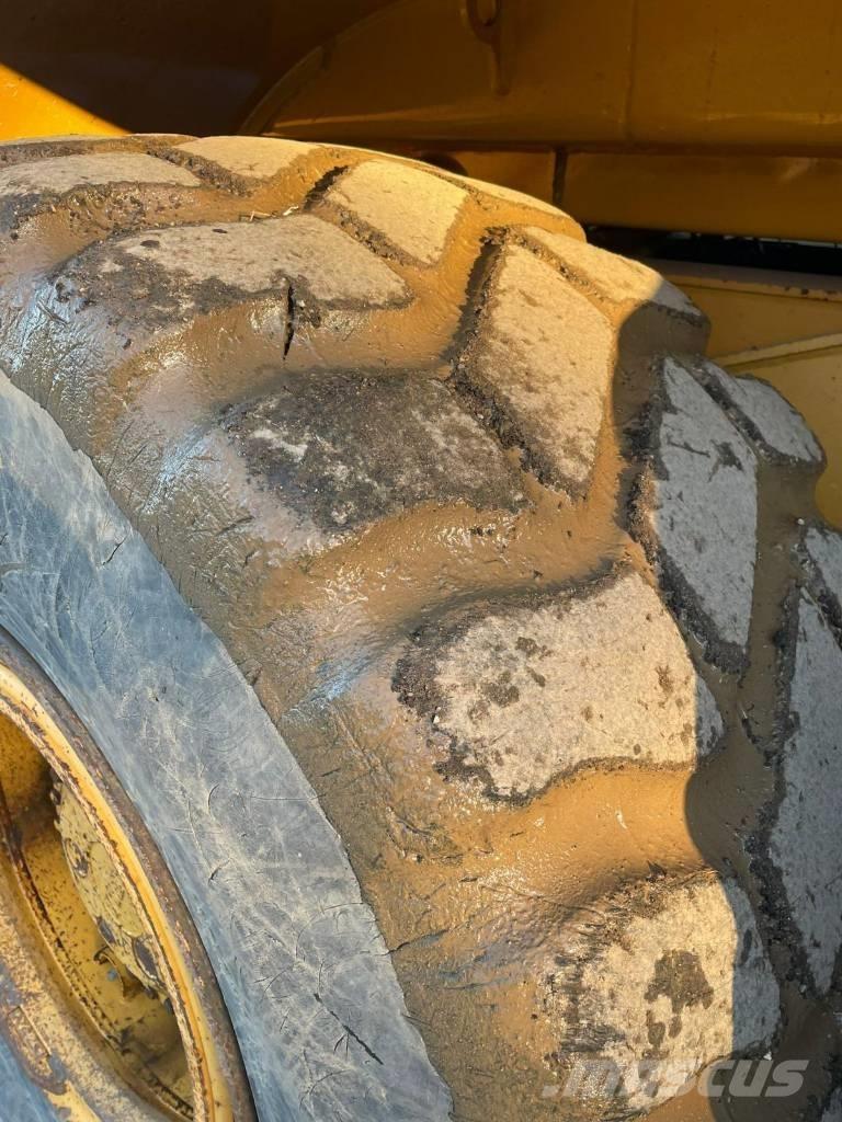 Bell B 30 E 铰接式自卸车