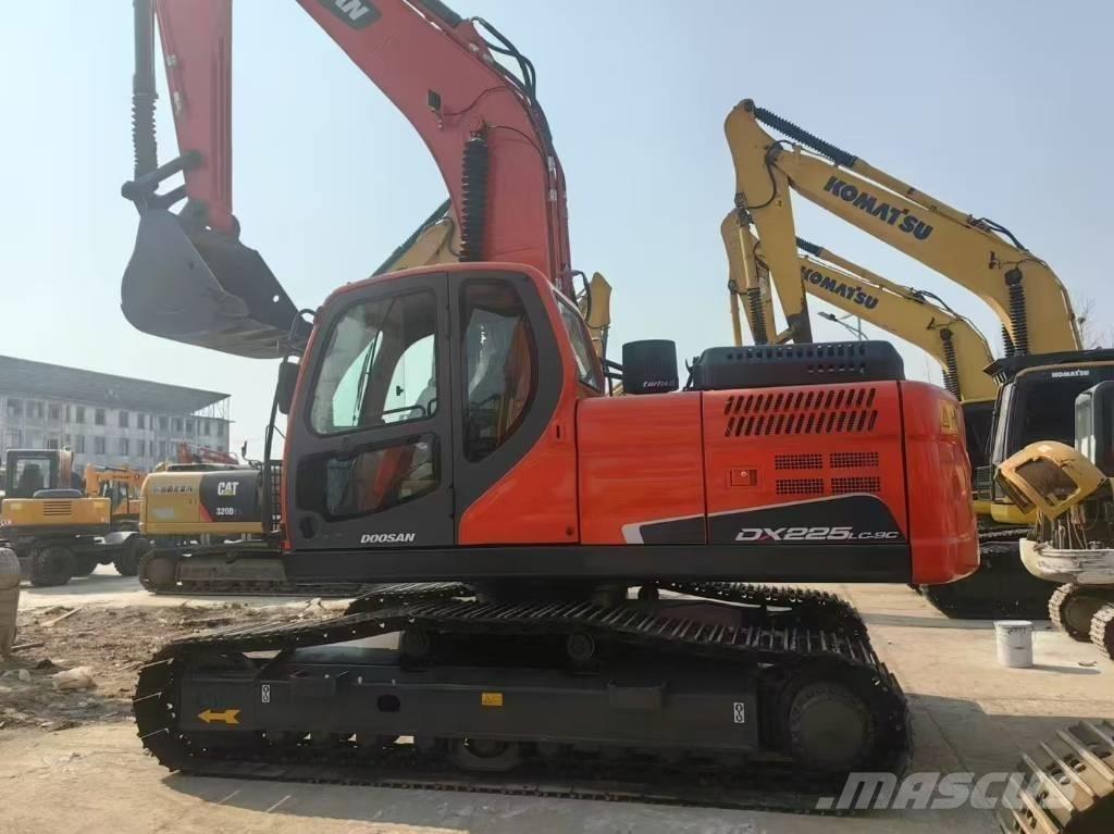 Doosan DX 225 LC 履带挖掘机