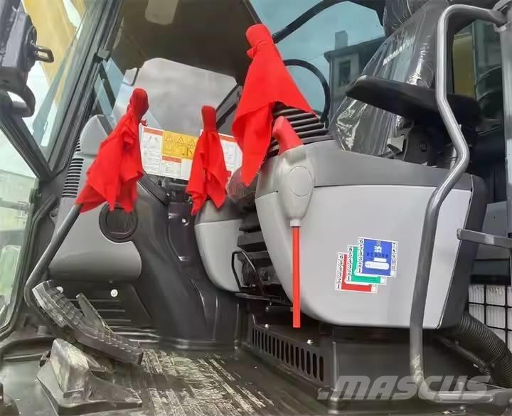 Komatsu PC220-8 履带挖掘机
