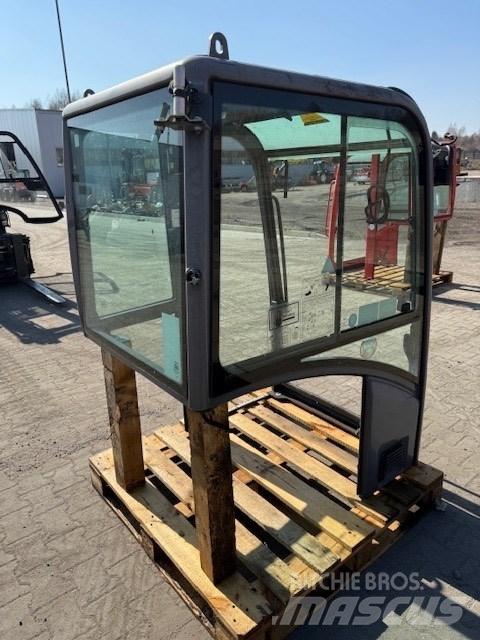 Volvo EC15 C CAB 驾驶室与内部