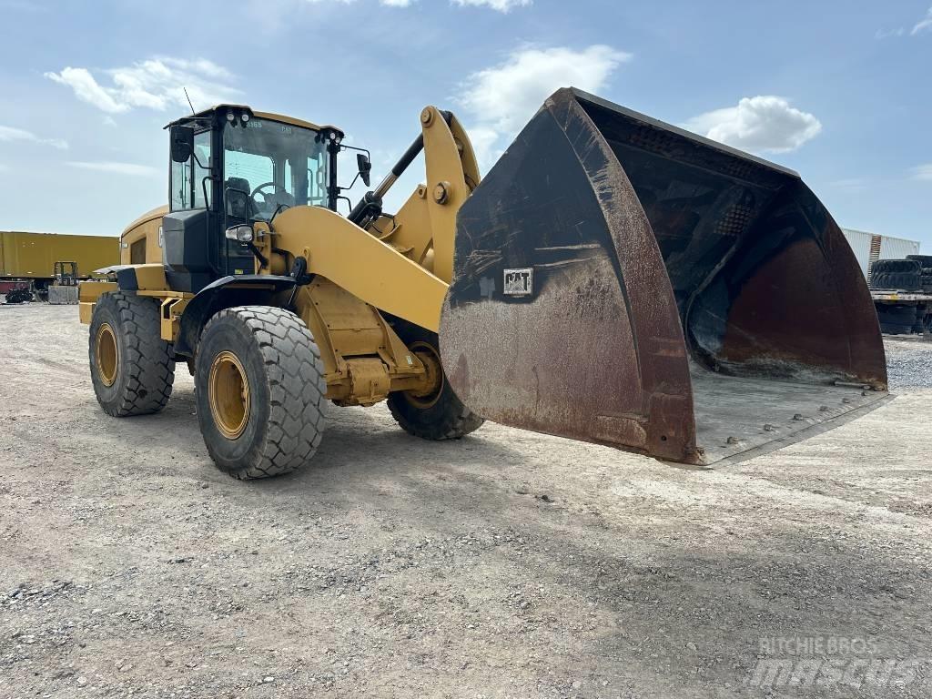 CAT 938M 轮式装载机
