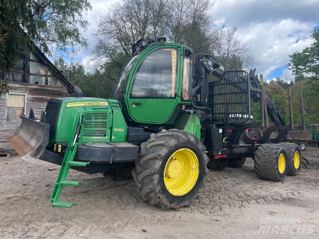 John Deere 1010 E 集运机