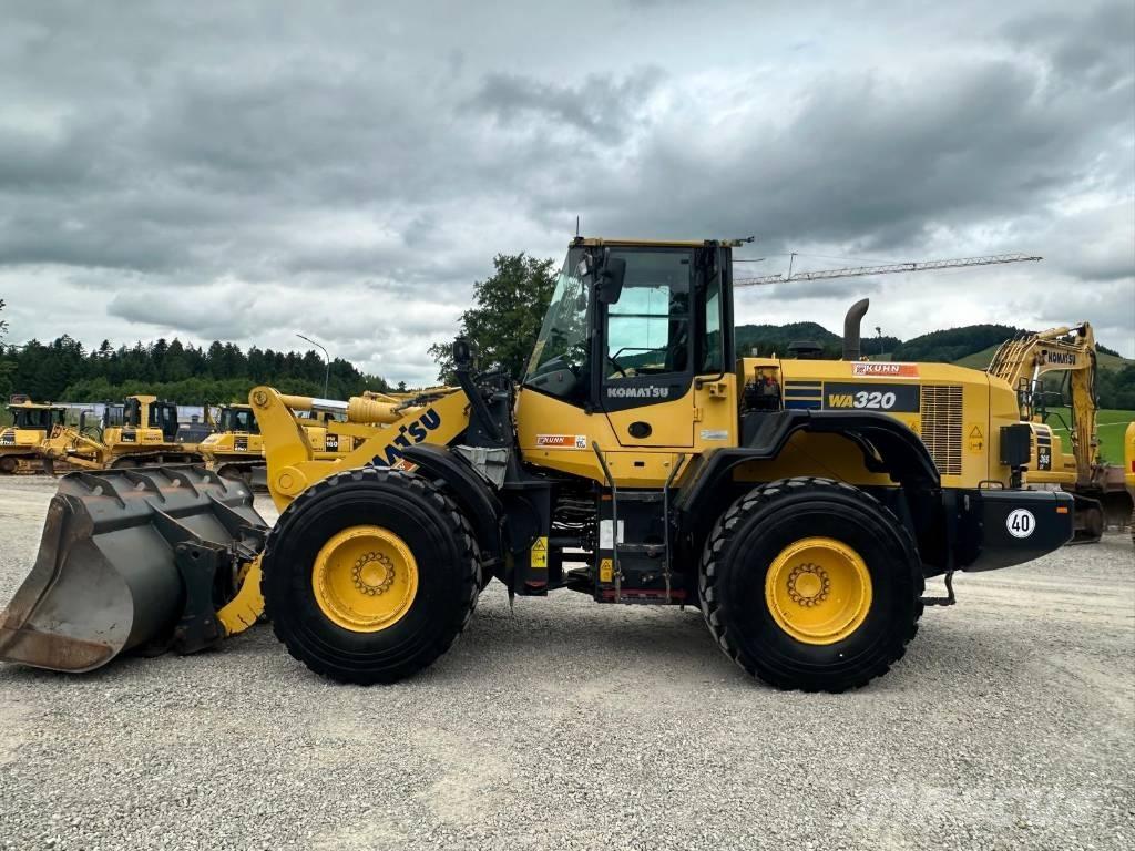 Komatsu WA 320-7 轮式装载机