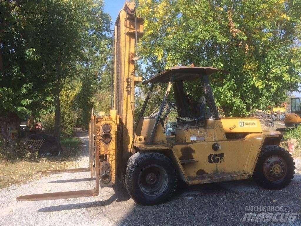 CAT V 200 B 柴油叉车