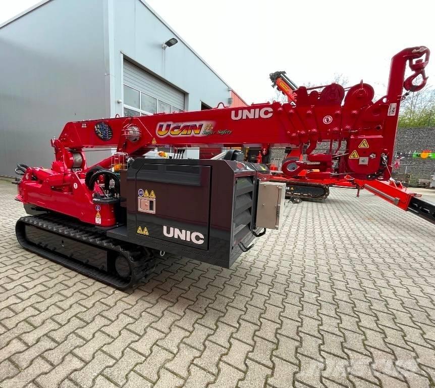 Unic URW-376 履带起重机