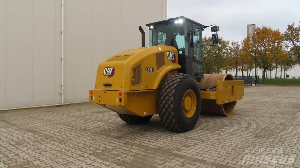 CAT CS17 单轮压路机