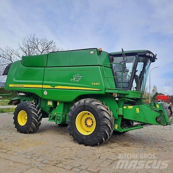 John Deere S 690 联合收割机