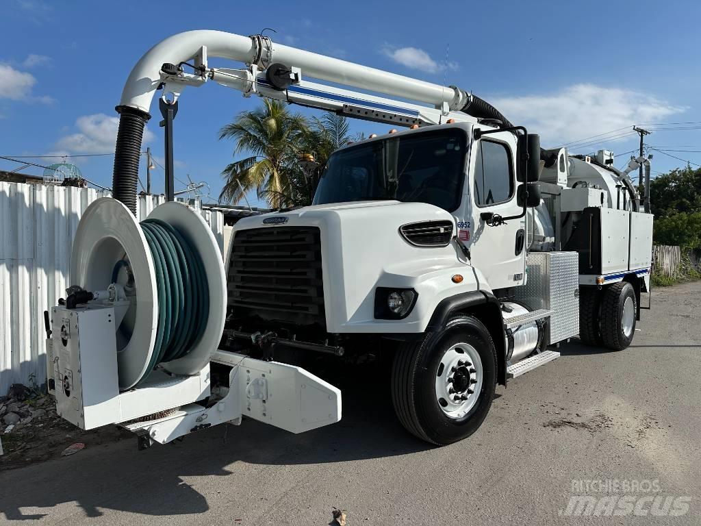 Freightliner 108 SD 组合/真空油槽车