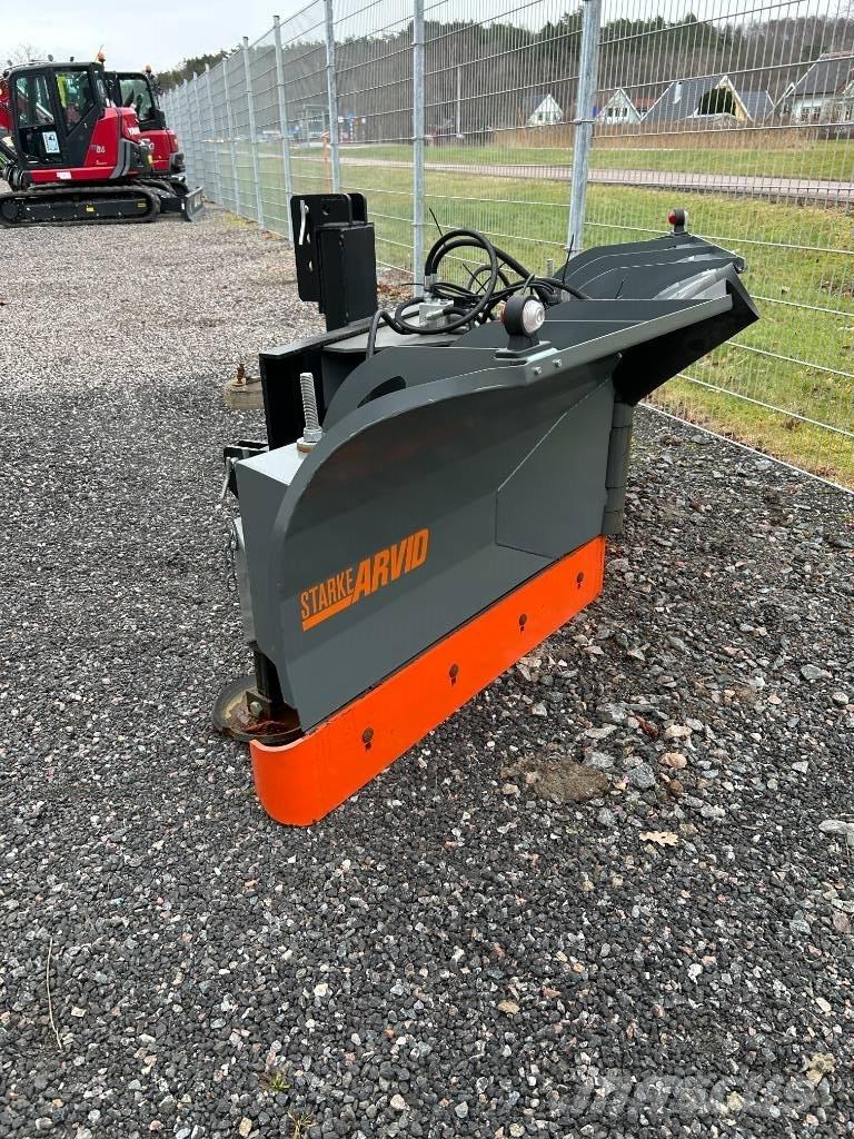 Fjärås 245 vikplog 铲雪车