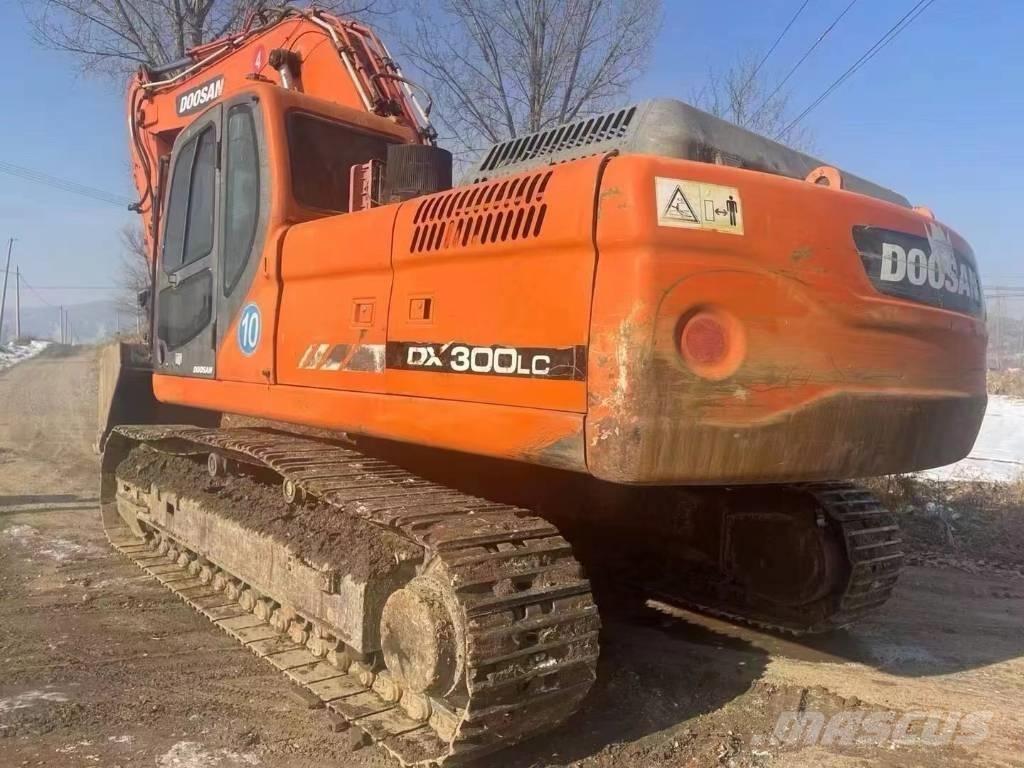 Doosan DX300 履带挖掘机