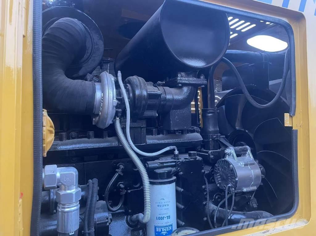 XCMG GR 215 平地机/推土机