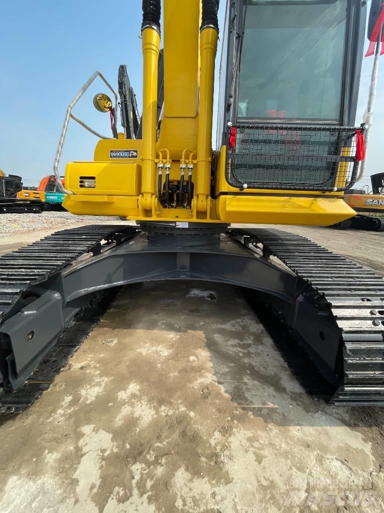 Komatsu PC 220-8 履带挖掘机