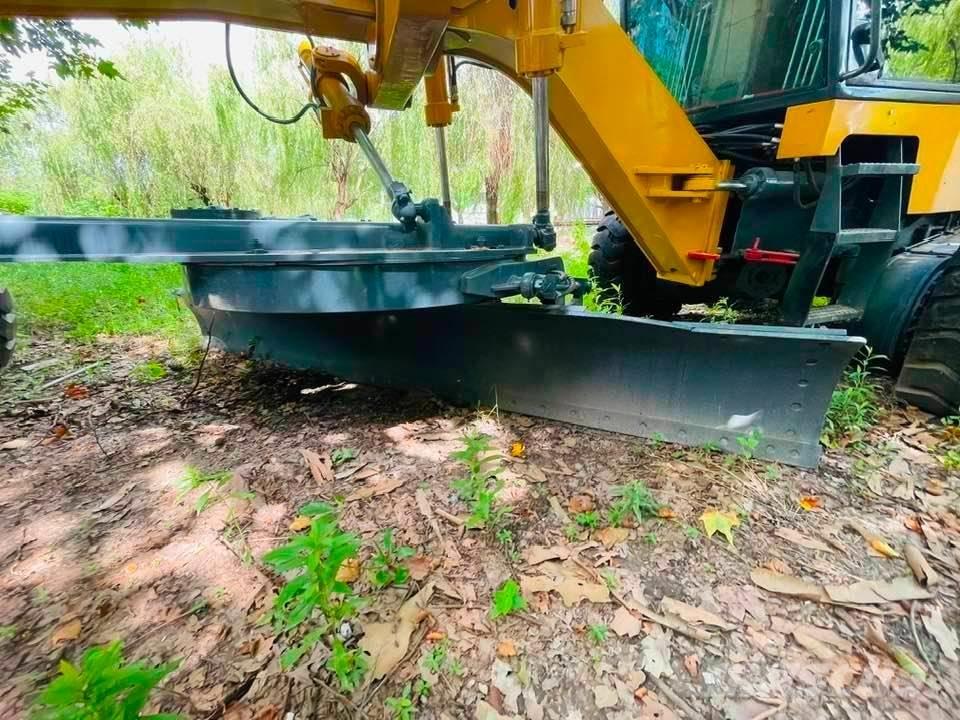 XCMG GR1803 平地机/推土机
