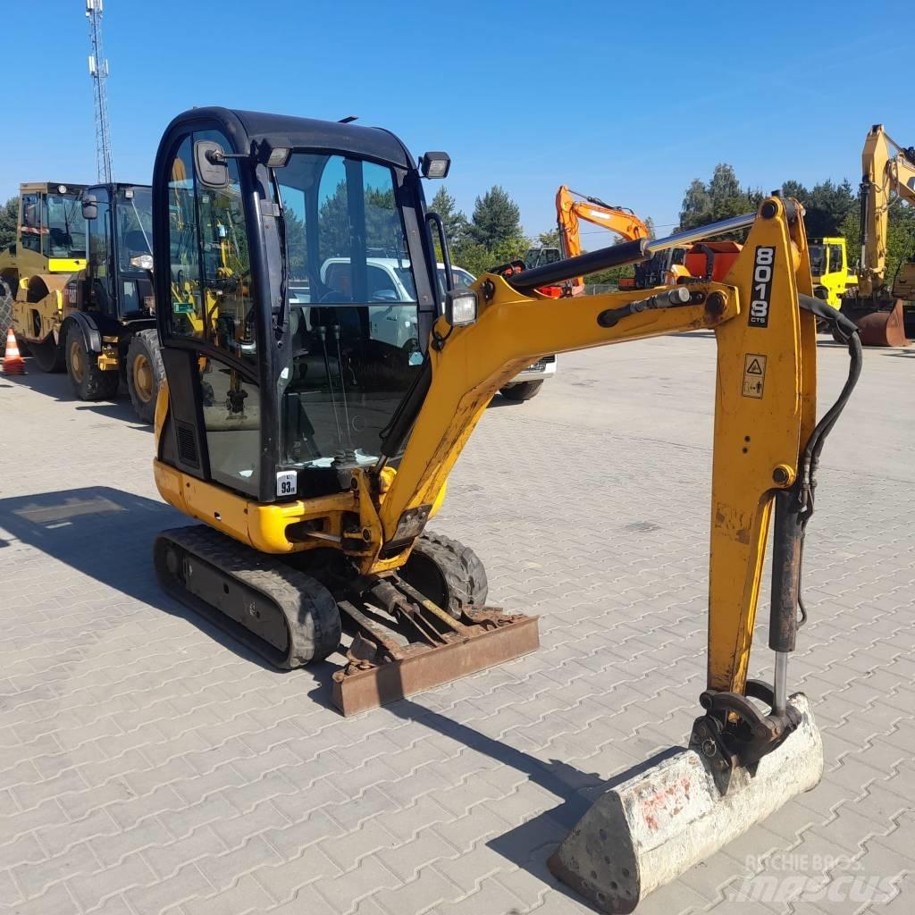 JCB 8018 CTS 小型挖掘机