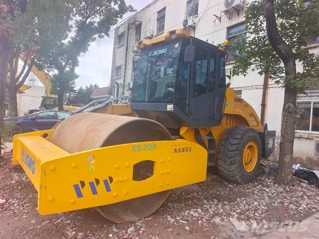 XCMG XS203J 单轮压路机