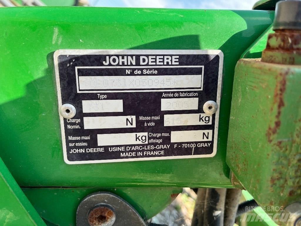 John Deere 731 前装载和挖掘机