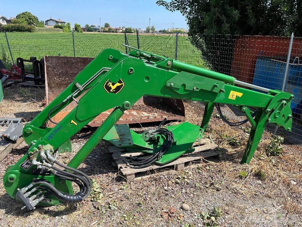 John Deere 731 前装载和挖掘机