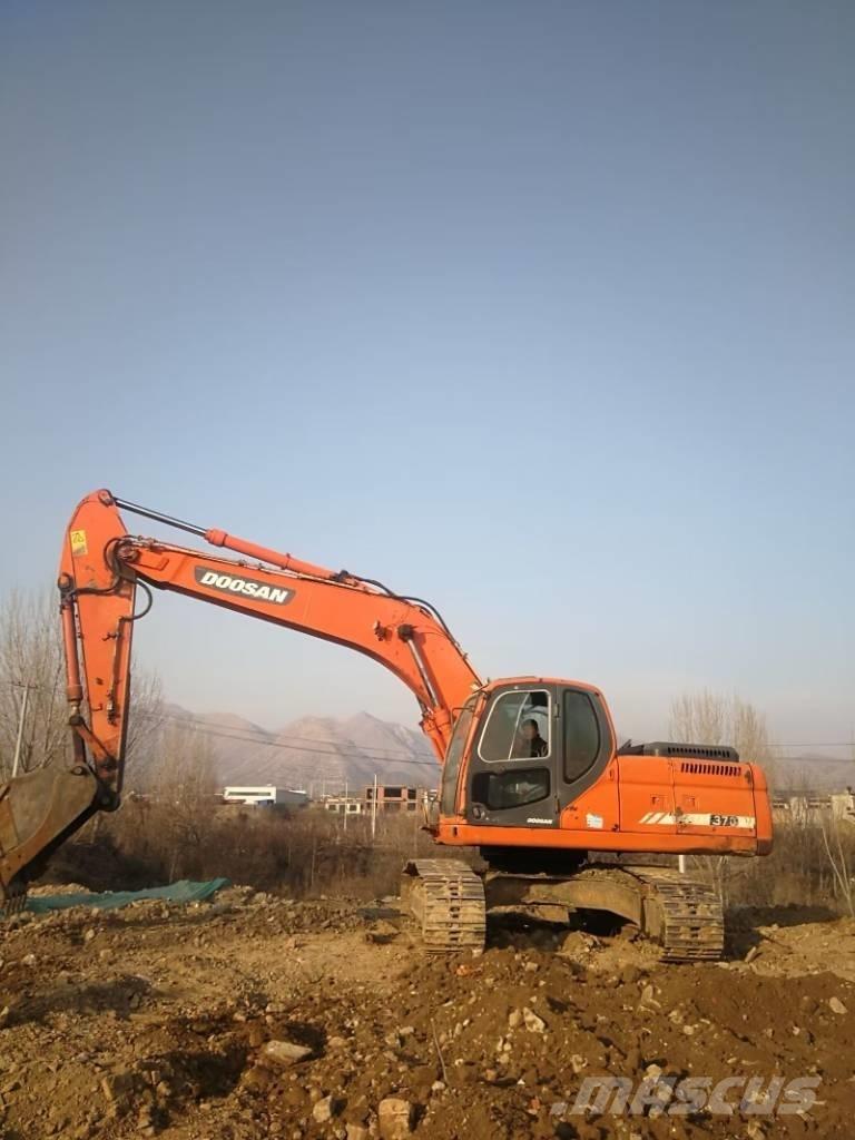 Doosan dx225 履带挖掘机