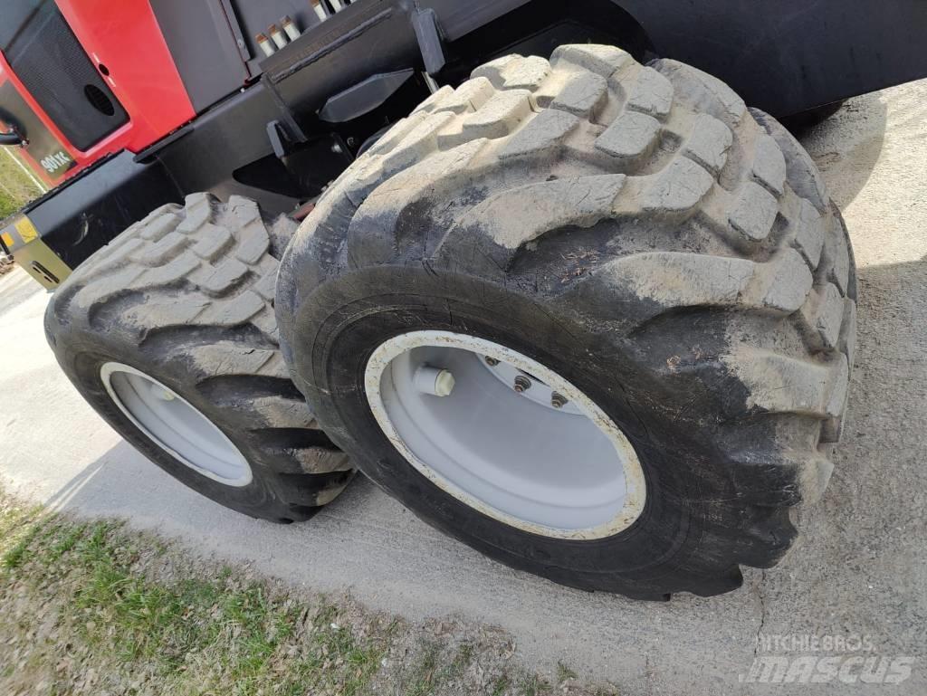 Komatsu 901 XC 收割机