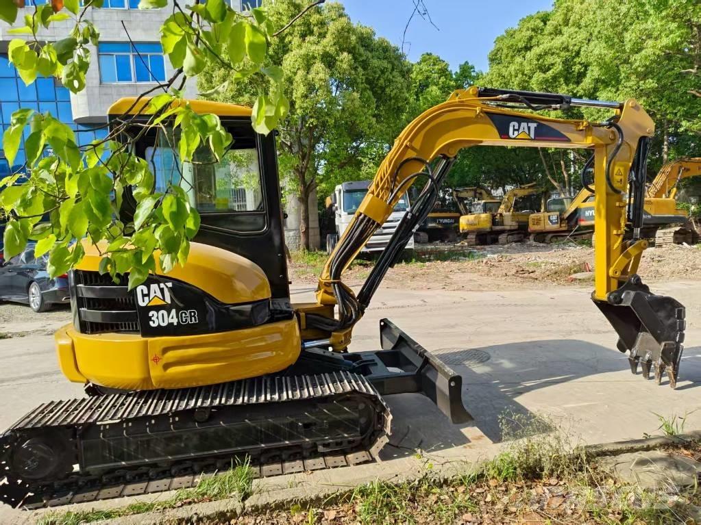 CAT 304 CR 小型挖掘机