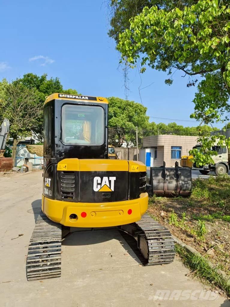 CAT 304 CR 小型挖掘机