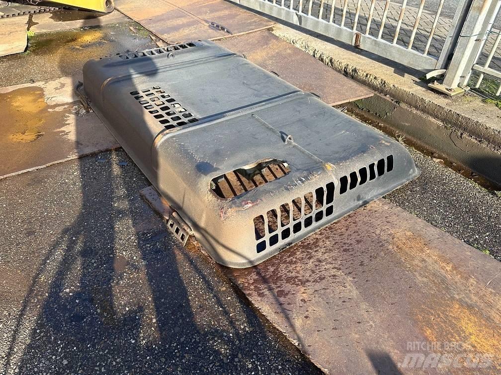 CAT 325DL hood 底盘和悬架